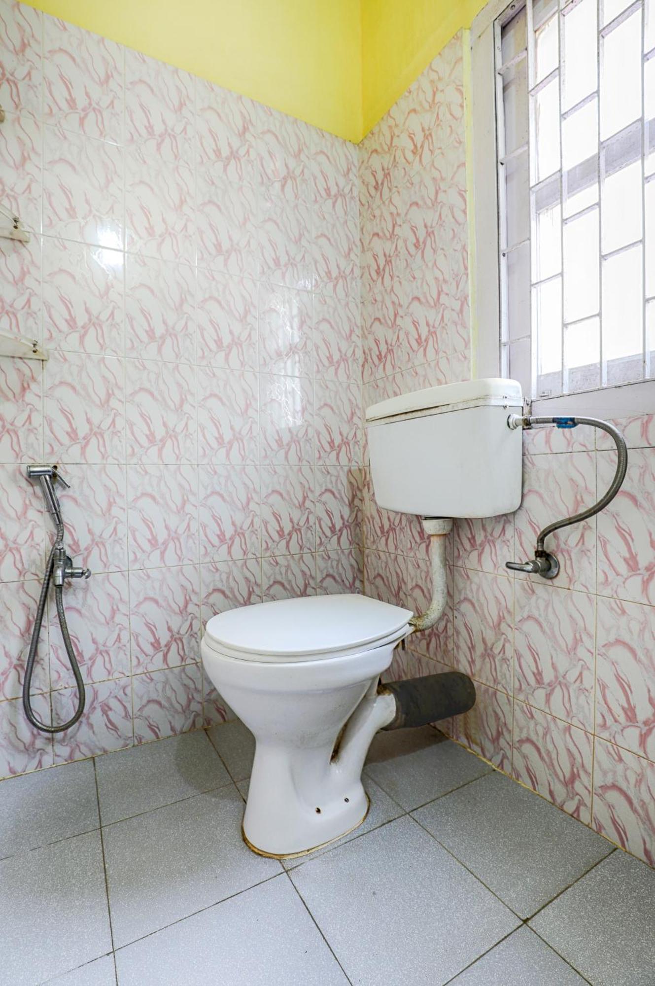 Green Vista Homestay Гувахати Экстерьер фото